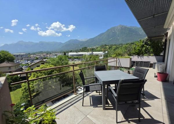 Rare à Albertville (73200)  T4 dernier étage avec grande terrasse sans vis-à-vis et 2 stationnements
