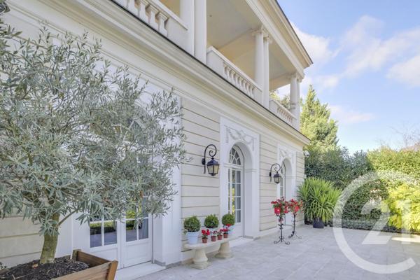 Maison à vendre  7 pièces - 274,33 m2 ST MAUR DES FOSSES - 94