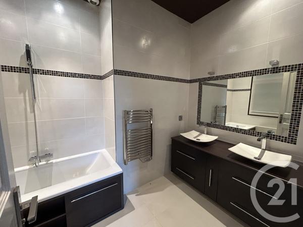 Maison à vendre  7 pièces - 274,33 m2 ST MAUR DES FOSSES - 94