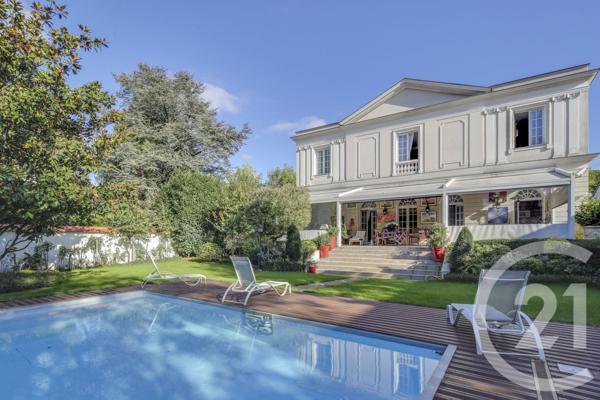 Maison à vendre  7 pièces - 274,33 m2 ST MAUR DES FOSSES - 94