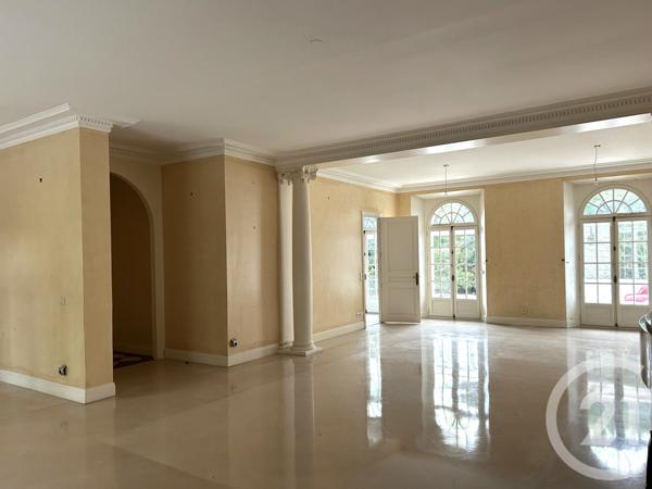 Maison à vendre  7 pièces - 274,33 m2 ST MAUR DES FOSSES - 94