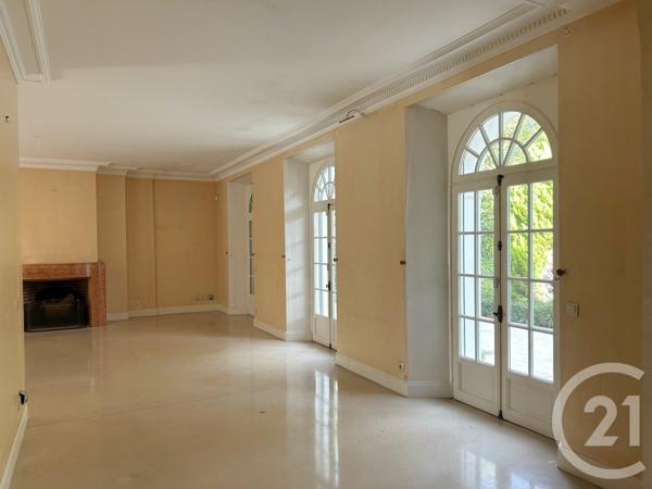 Maison à vendre  7 pièces - 274,33 m2 ST MAUR DES FOSSES - 94