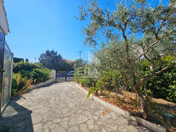 A vendre LANÇON PROVENCE - Maison de plain-pied T3/4  avec garage et jardin