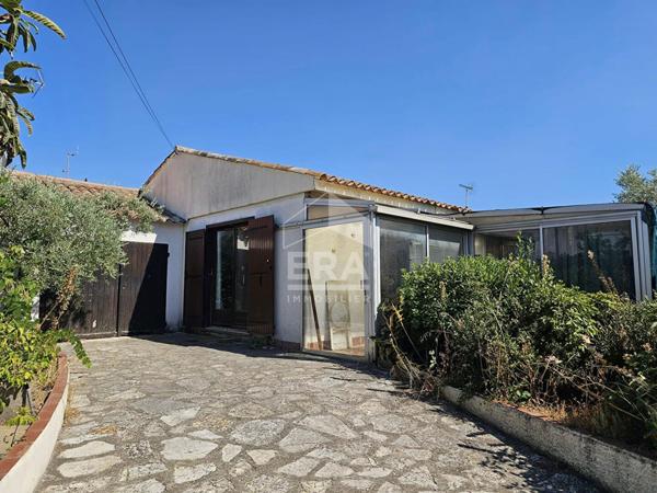 A vendre LANÇON PROVENCE - Maison de plain-pied T3/4  avec garage et jardin
