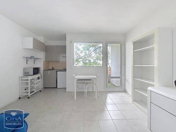Appartement à louer 1 pièce 20.44m² Nîmes (30900)