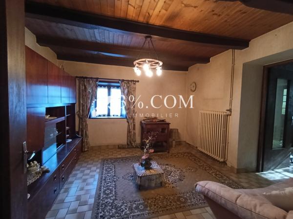 Maison
                                                                                                                                                                                                                                                                                                                        9 pièce(s)                                                                                                                                                                                                          5 chambre(s)                                                                                                                                                                                                          205  m²