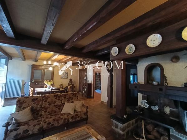 Maison
                                                                                                                                                                                                                                                                                                                        9 pièce(s)                                                                                                                                                                                                          5 chambre(s)                                                                                                                                                                                                          205  m²