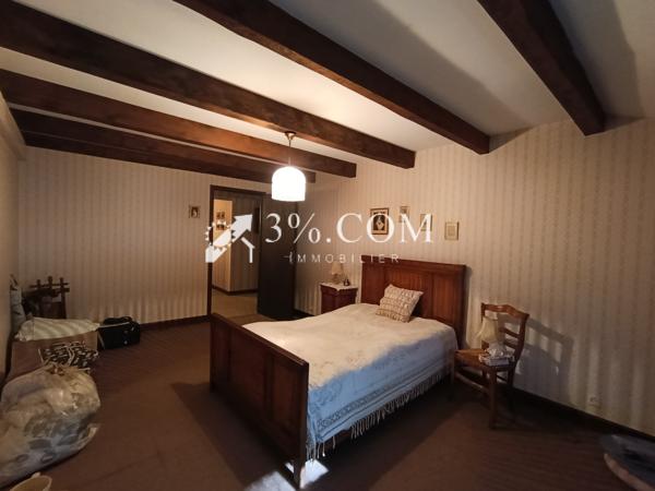 Maison
                                                                                                                                                                                                                                                                                                                        9 pièce(s)                                                                                                                                                                                                          5 chambre(s)                                                                                                                                                                                                          205  m²