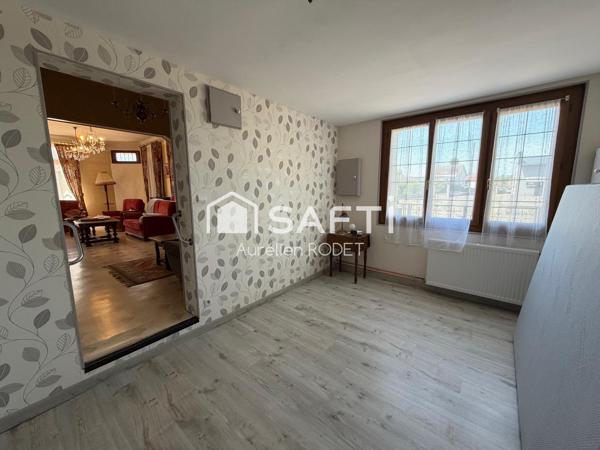 Maison avec vie de plain-pied, 4 chambres.