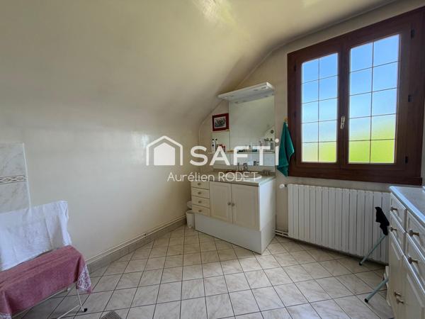 Maison avec vie de plain-pied, 4 chambres.