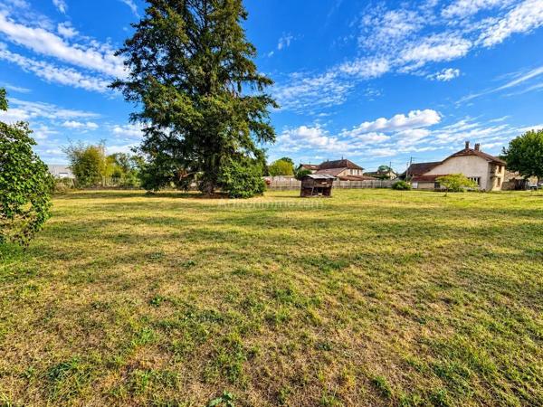 Vente                                                      Terrain
                        
                                         750 m2                     à Arandon-Passins
