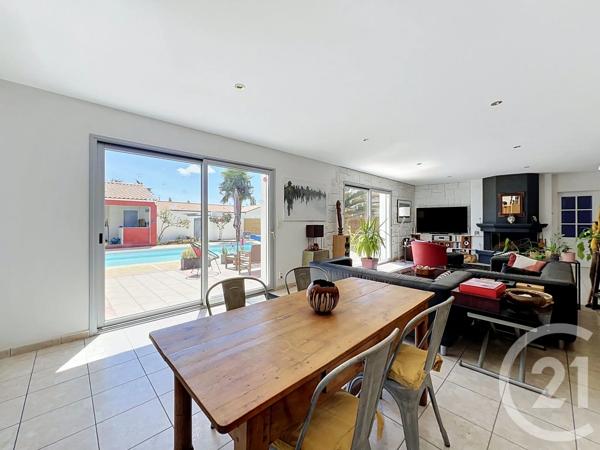 Maison à vendre  5 pièces - 171,37 m 2   MACHECOUL ST MEME  - 44