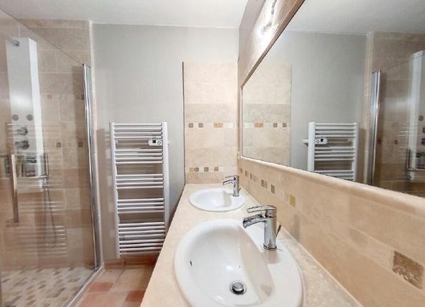 Maison à vendre    7 pièces •  Niozelles