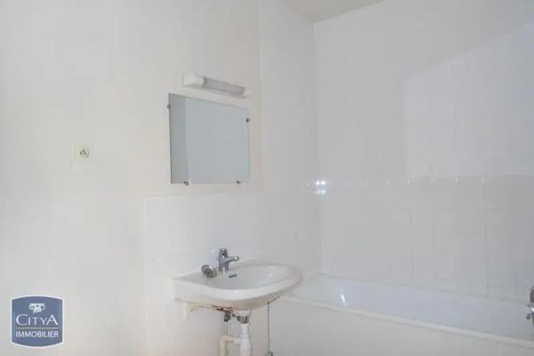 Appartement à louer 3 pièces 66.97m² Chambéry (73000)