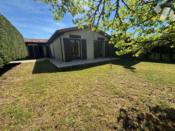 A VENDRE, Gironde, proche Bordeaux, BLANQUEFORT proche centre et secteur calme, sur un terrain ...