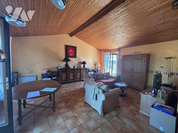A VENDRE, Gironde, proche Bordeaux, BLANQUEFORT proche centre et secteur calme, sur un terrain ...