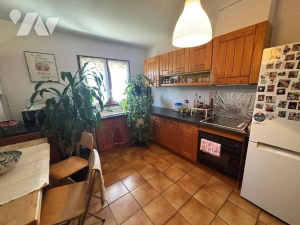 A VENDRE, Gironde, proche Bordeaux, BLANQUEFORT proche centre et secteur calme, sur un terrain ...