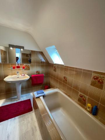 Maison à PLUNERET, 56400 - 7 pièces 128m²
