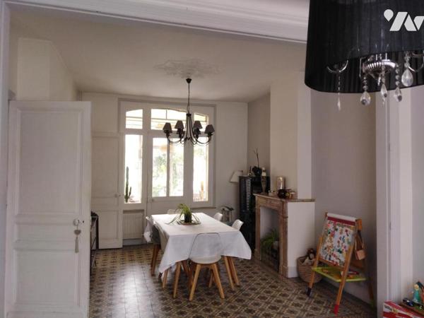 VALENCIENNES SECTEUR PRISE MAISON DE VILLE MITOYENNE AVEC GARAGE