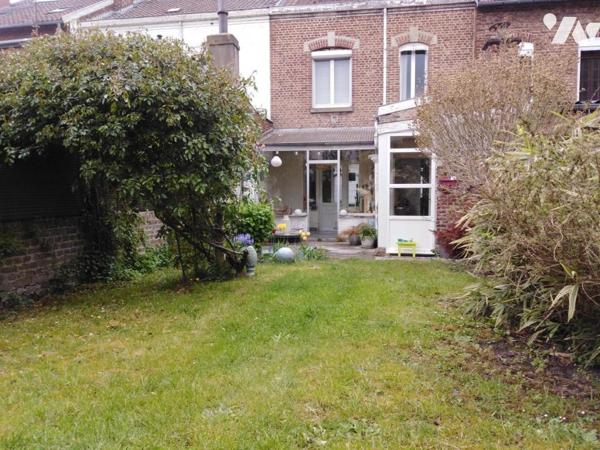 VALENCIENNES SECTEUR PRISE MAISON DE VILLE MITOYENNE AVEC GARAGE