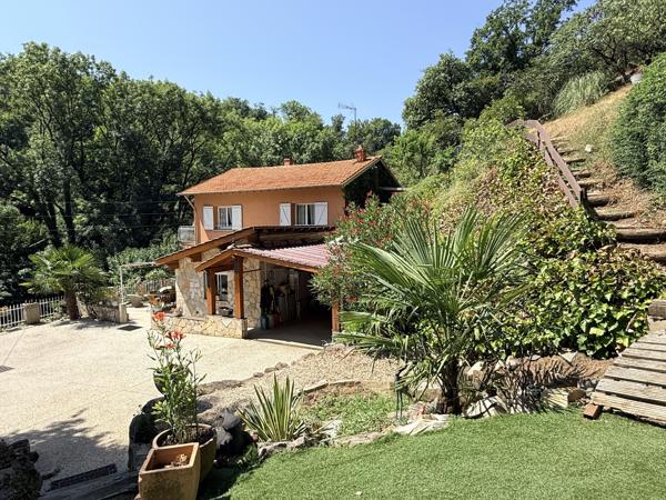Maison
         5 pièces
        - 130 m² Exclusivité 480 000 € *