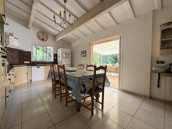 Maison
         5 pièces
        - 130 m² Exclusivité 480 000 € *