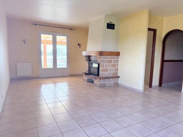 MAISON SPACIEUSE AVEC PISCINE CHAUFFEE A 2 KMS DES PLAGES DE LONGEVILLE SUR MER