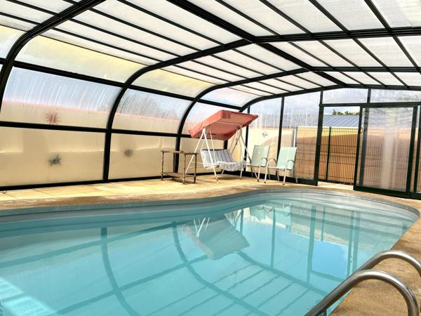 MAISON SPACIEUSE AVEC PISCINE CHAUFFEE A 2 KMS DES PLAGES DE LONGEVILLE SUR MER