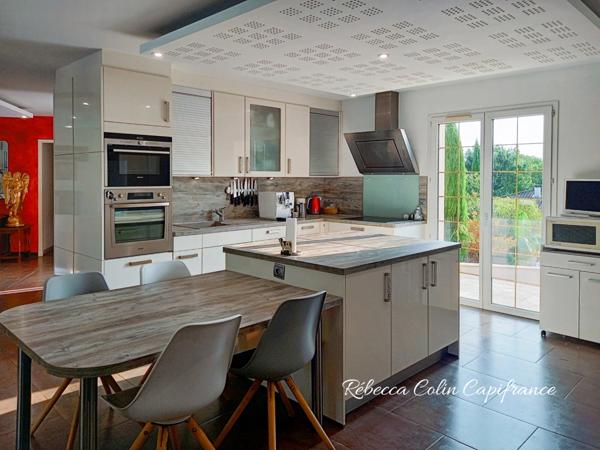 Villa contemporaine de 184 m² entièrement rénovée à BOULAZAC (24)