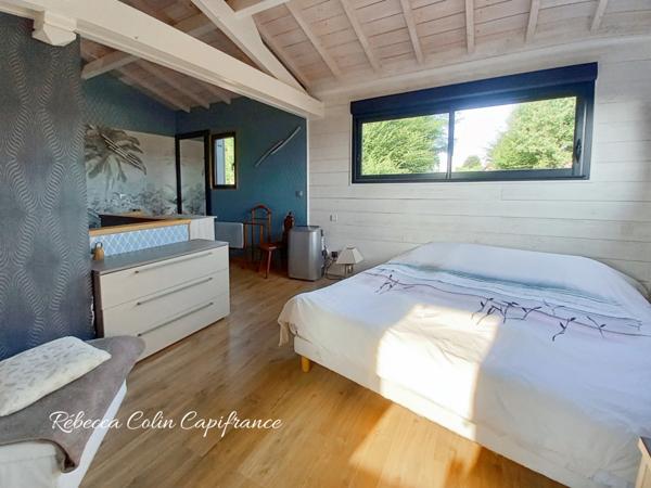 Villa contemporaine de 184 m² entièrement rénovée à BOULAZAC (24)