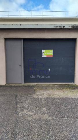 Grand Garage de 35m² en rdc avec belle hauteur