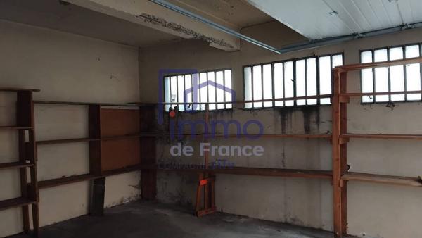Grand Garage de 35m² en rdc avec belle hauteur