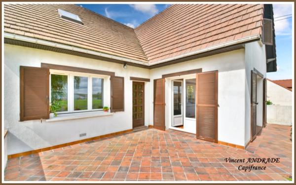 Maison traditionnelle 165 m² - 6 chambres - Sous-sol total 130 m² hauteur 2,20 m - Terrain 891 m²