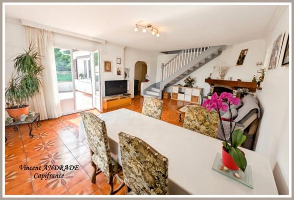 Maison traditionnelle 165 m² - 6 chambres - Sous-sol total 130 m² hauteur 2,20 m - Terrain 891 m²