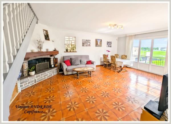 Maison traditionnelle 165 m² - 6 chambres - Sous-sol total 130 m² hauteur 2,20 m - Terrain 891 m²
