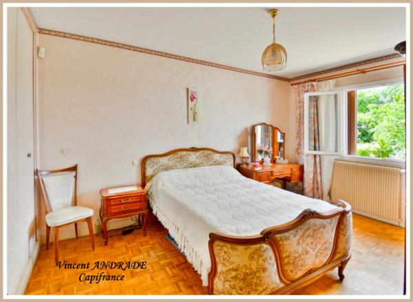Maison traditionnelle 165 m² - 6 chambres - Sous-sol total 130 m² hauteur 2,20 m - Terrain 891 m²
