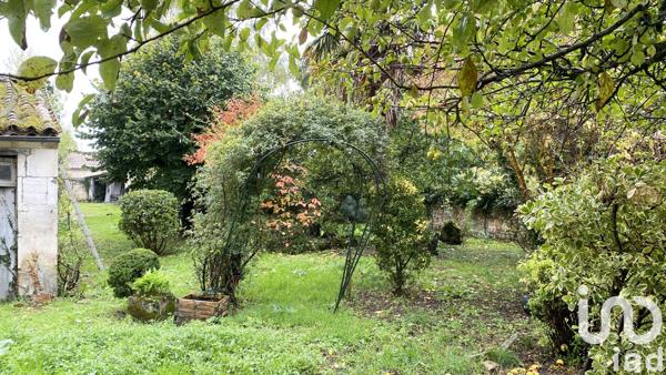 Maison à vendre 7 pièces 141 m² Saint-Même-les-Carrières