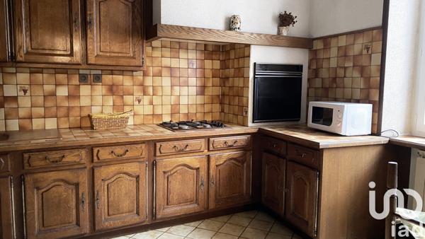 Maison à vendre 7 pièces 141 m² Saint-Même-les-Carrières