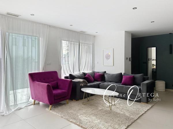 Villa 4 chambres, garage attenant et piscine