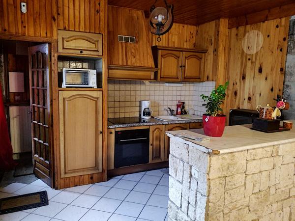 Maison a renover avec terrain non attenant dans le centre de Lapte