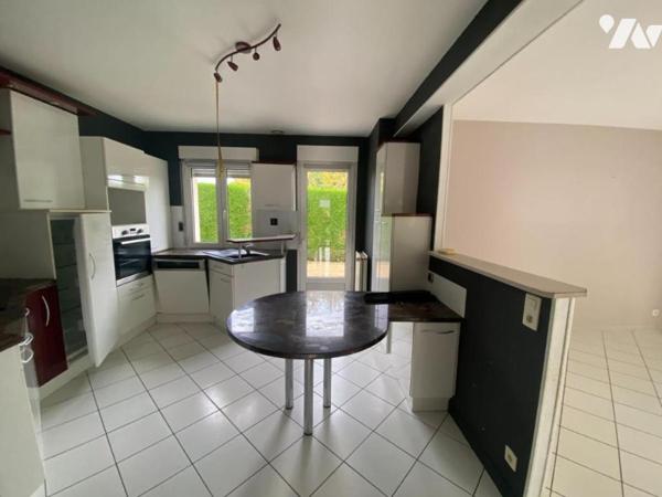 A VENDRE - PAVILLON  - SAINT BERTHEVIN