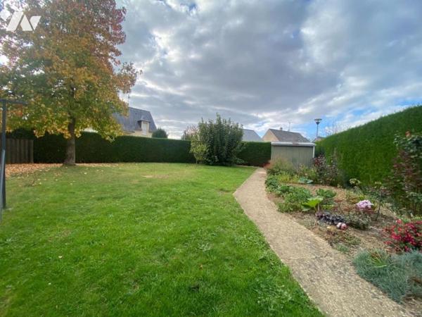 A VENDRE - PAVILLON  - SAINT BERTHEVIN