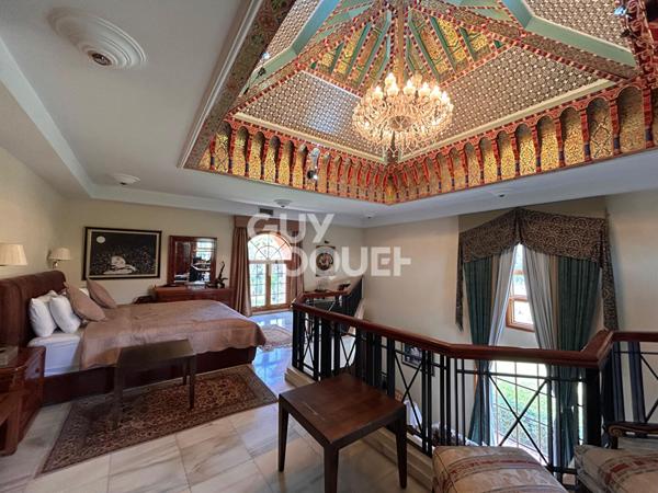 Achat/Vente La Palmeraie Villa 10 pièce(s) sur 1 hectare.