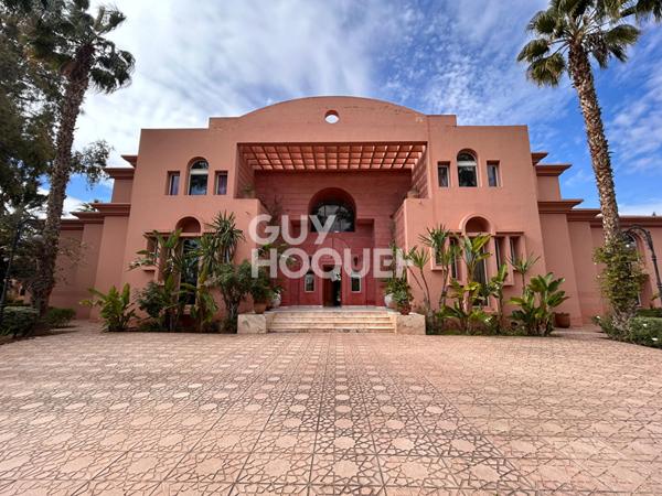 Achat/Vente La Palmeraie Villa 10 pièce(s) sur 1 hectare.