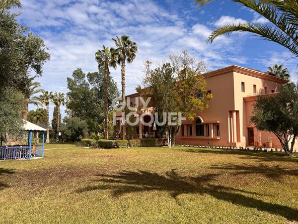 Achat/Vente La Palmeraie Villa 10 pièce(s) sur 1 hectare.