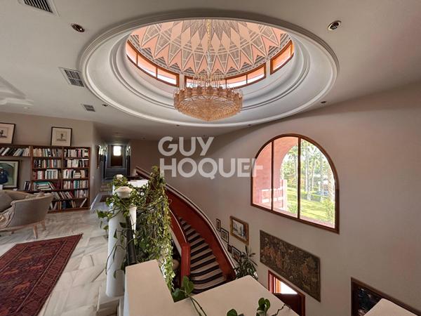 Achat/Vente La Palmeraie Villa 10 pièce(s) sur 1 hectare.