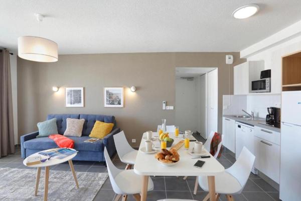 APPARTEMENT 2 PIÈCES 42 m² + TERRASSE + PARKING – RÉSIDENCE “LE CAP AZUR”