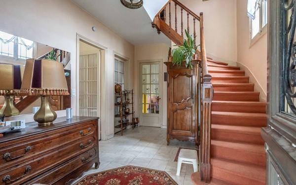 Maison à vendre    6 pièces • 192 m2 Saint-Maur-des-Fossés
