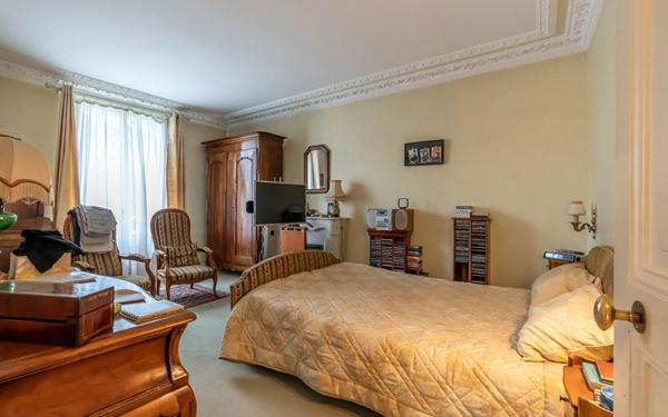 Maison à vendre    6 pièces • 192 m2 Saint-Maur-des-Fossés