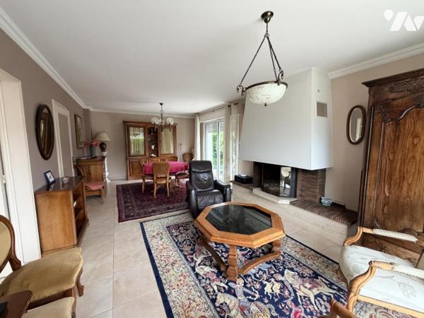 Maison d'habitation T.6 construite sur 2 niveaux